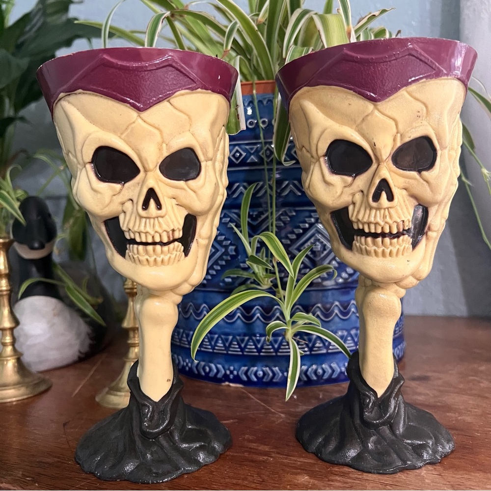 Vintage Skull Goblets Molded plastic Gothic Halloween set of 2